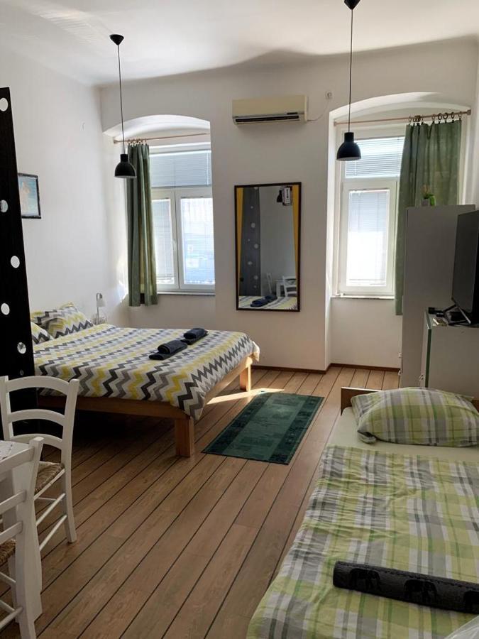 Apartmani Lucin リエカ エクステリア 写真